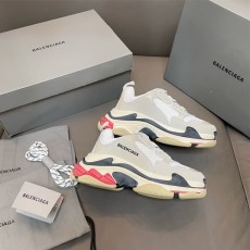 발렌시아가 남여공용 신상 트리플S 604900-11